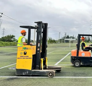 Vận Hành Xe Nâng